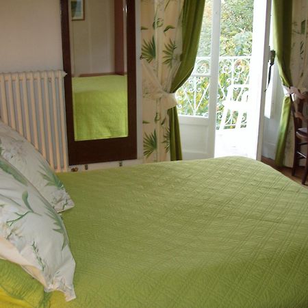 Bed and Breakfast Castel De La Pique Bagnères-de-Luchon Zimmer foto